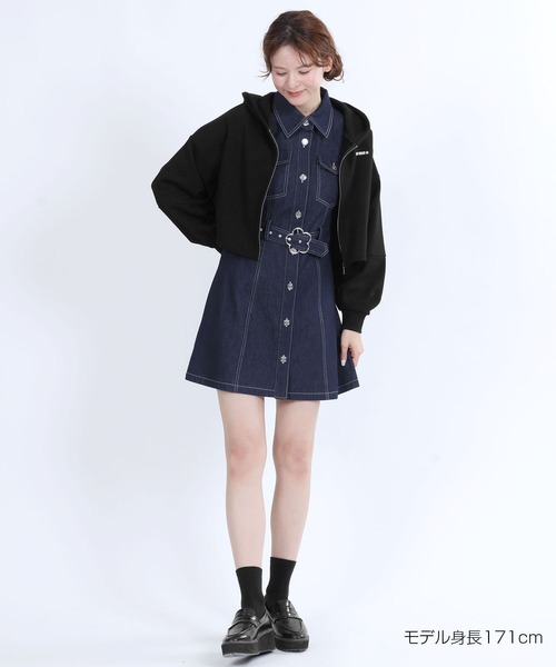 MARY QUANT(マリークワント)の「デイジーバックルデニムミニ ワンピース(ワンピース・レディース・ブルー/ネイビー・M)」の5枚目の写真