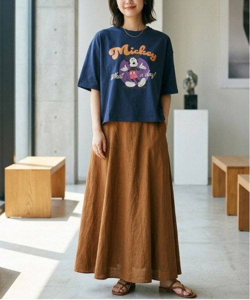 Disney(ディズニー)の「【DISNEY/ディズニー】ミッキーマウス プリント半袖Tシャツ(WIDEシルエット)(Tシャツ/カットソー・レディース・レッド/イエロー/ネイビー/オートミール・LARGE/MEDIUM)」の6枚目の写真