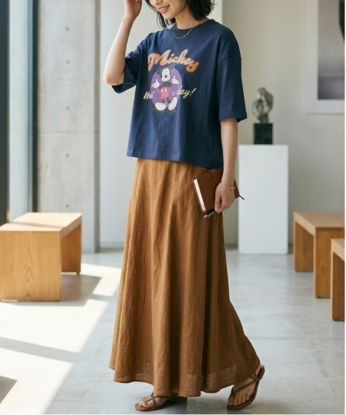 Disney(ディズニー)の「【DISNEY/ディズニー】ミッキーマウス プリント半袖Tシャツ(WIDEシルエット)(Tシャツ/カットソー・レディース・レッド/イエロー/ネイビー/オートミール・LARGE/MEDIUM)」の7枚目の写真
