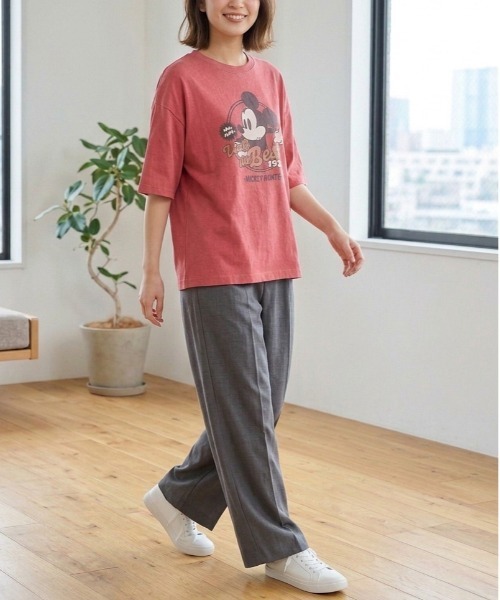 Disney(ディズニー)の「【DISNEY/ディズニー】ミッキーマウス プリント半袖Tシャツ(WIDEシルエット)(Tシャツ/カットソー・レディース・レッド/イエロー/ネイビー/オートミール・LARGE/MEDIUM)」の11枚目の写真