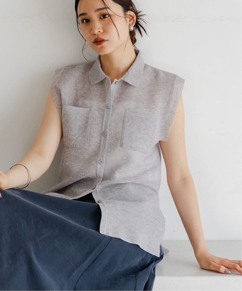Noble(ノーブル)の「《追加・新色》【洗える】スポンジシアーノースリーブシャツニット(ニット/セーター・レディース・ラベンダー/ライトグレー/レッド・FREE)」の2枚目の写真