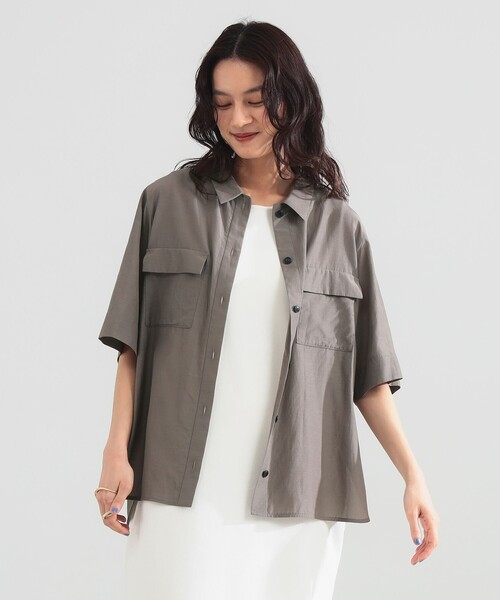 Demi-Luxe BEAMS(デミルクス ビームス)の「コットン アセテート オーバーシャツ(シャツ/ブラウス・レディース・ベージュ/ブラウン系その他4/ライトブラウン・ONE SIZE)」の3枚目の写真