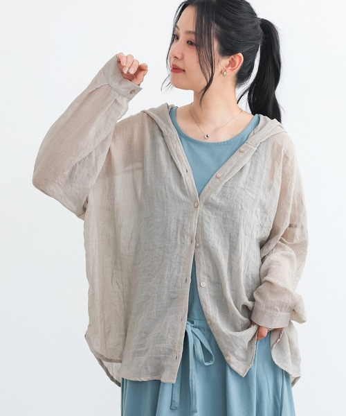 n'OrLABEL（ノアールレーベル）の「【機能素材】『シアーフードシャツ』（シャツ/ブラウス・レディース・ライトブルー/グレイッシュベージュ/チャコール/ピンク/オフホワイト・FREE）」の20枚目の写真