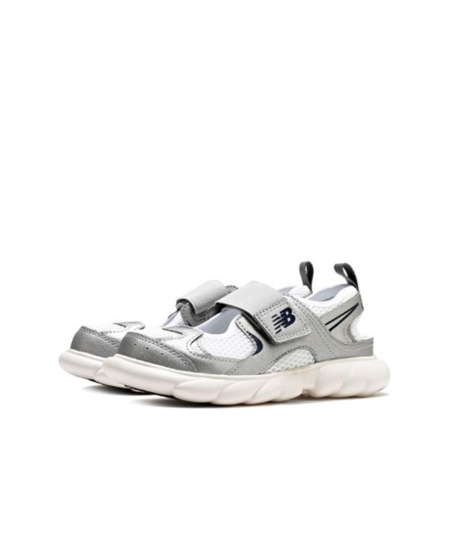 New Balance｜ニューバランスのサンダル（シルバー/銀色系）通販