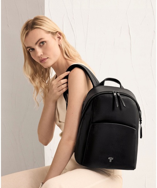 TUMI(トゥミ)の「VOYAGEUR 「ライナ」ラージ・バックパック(A4/PC15インチまで対応)(バックパック/リュック・レディース・ブラック・FREE)」の2枚目の写真