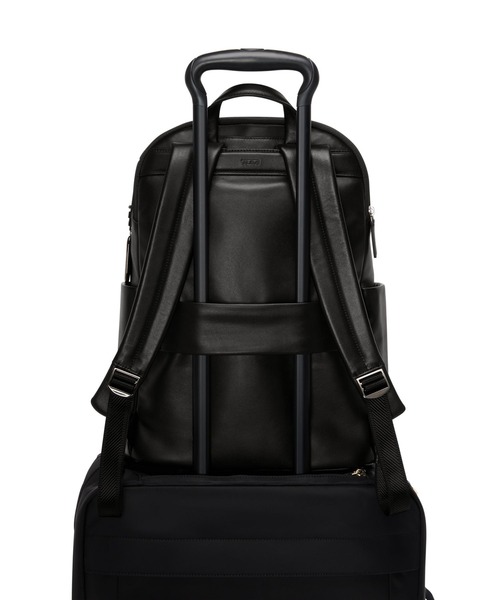 TUMI(トゥミ)の「VOYAGEUR 「ライナ」ラージ・バックパック(A4/PC15インチまで対応)(バックパック/リュック・レディース・ブラック・FREE)」の7枚目の写真