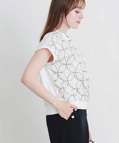 PICCIN PERLA(ピッチンペルラ)の「スパンコールフラワーレースプルオーバー(Tシャツ/カットソー・レディース・オフホワイト・M)」の3枚目の写真