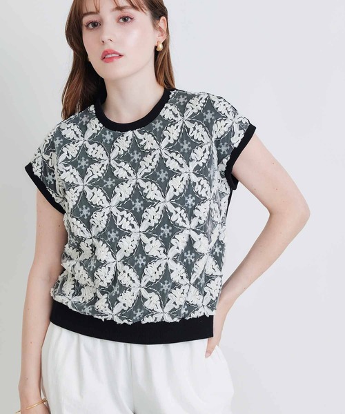 PICCIN PERLA(ピッチンペルラ)の「スパンコールフラワーレースプルオーバー(Tシャツ/カットソー・レディース・オフホワイト・M)」の9枚目の写真