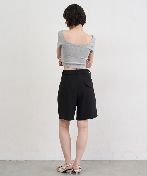 NUJOH（ヌゾ）の「Square Neck Padded Crop Tee / スクエアネックパデッドクロップT（チューブトップ・レディース・グレイッシュベージュ/アッシュグレー/グレー・FREE）」の5枚目の写真
