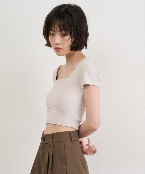 NUJOH（ヌゾ）の「Square Neck Padded Crop Tee / スクエアネックパデッドクロップT（チューブトップ・レディース・グレイッシュベージュ/アッシュグレー/グレー・FREE）」の8枚目の写真