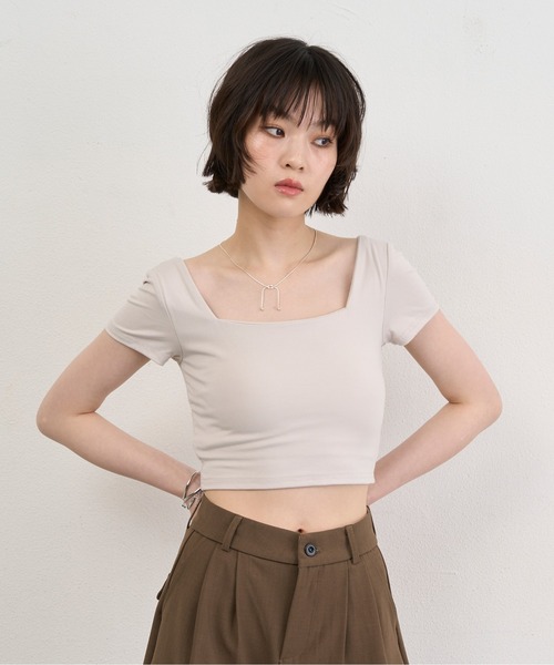 NUJOH（ヌゾ）の「Square Neck Padded Crop Tee / スクエアネックパデッドクロップT（チューブトップ・レディース・グレイッシュベージュ/アッシュグレー/グレー・FREE）」の10枚目の写真