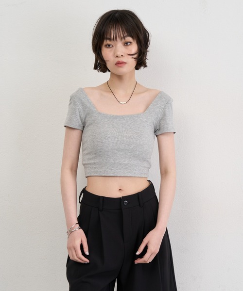 NUJOH（ヌゾ）の「Square Neck Padded Crop Tee / スクエアネックパデッドクロップT（チューブトップ・レディース・グレイッシュベージュ/アッシュグレー/グレー・FREE）」の22枚目の写真