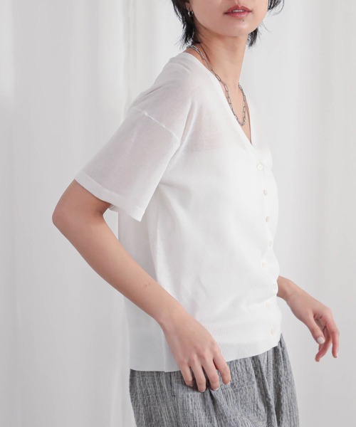 for/c(フォーシー)の「シアーニットVネックカーディガン【オーガニックコットン】(カーディガン/ボレロ・レディース・レッド/オフホワイト/グレー/ブラック/ブラウン・L/M)」の2枚目の写真
