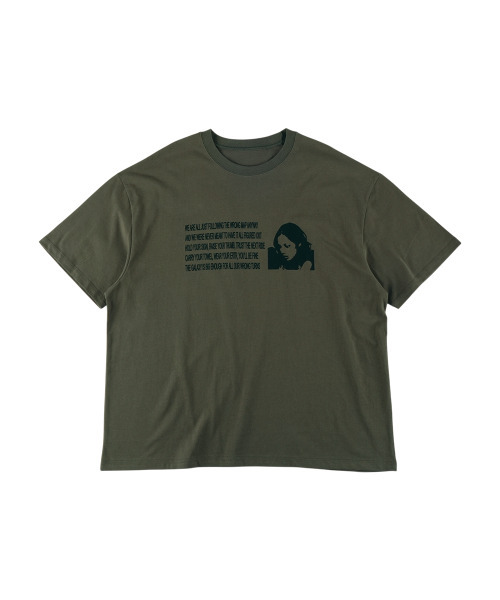 ERTR（イーアールティーアール）の「HRT Girl T-Shirt Olive（Tシャツ/カットソー・レディース・その他・SMALL/MEDIUM/LARGE）」の2枚目の写真