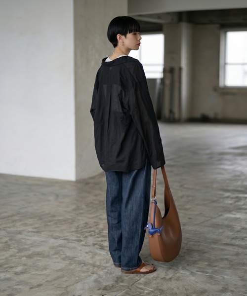 STYLE DELI（スタイルデリ）の「【BLK001】刺繍オープンカラーシャツ（シャツ/ブラウス・レディース・ブラック・FREE）」の2枚目の写真
