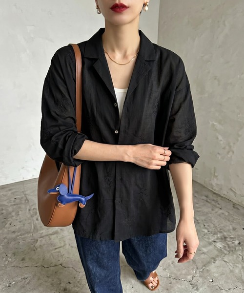 STYLE DELI（スタイルデリ）の「【BLK001】刺繍オープンカラーシャツ（シャツ/ブラウス・レディース・ブラック・FREE）」の3枚目の写真