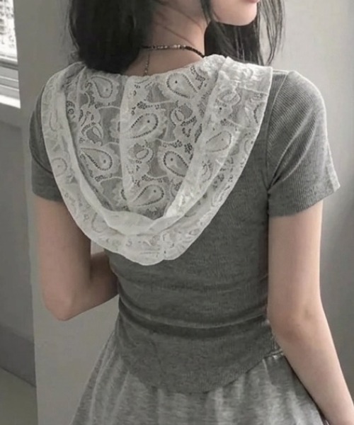 Teem Store(チームストア)の「レースフード付きVネックタイトTシャツ ピチT(Tシャツ/カットソー・レディース・グレー/ホワイト・S/M)」の1枚目の写真