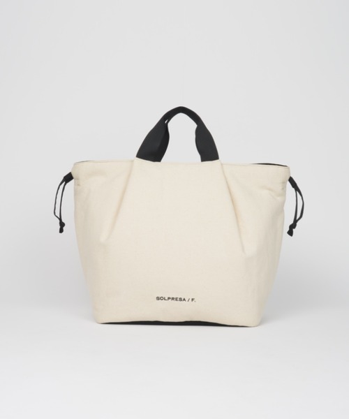 SOLPRESA(ソルプレーサ)の「<9ポケット>軽量ソフトタック ショルダートートバッグ(Mサイズ)(トートバッグ・レディース・ブラック/ネイビー/ナチュラル・M)」の12枚目の写真
