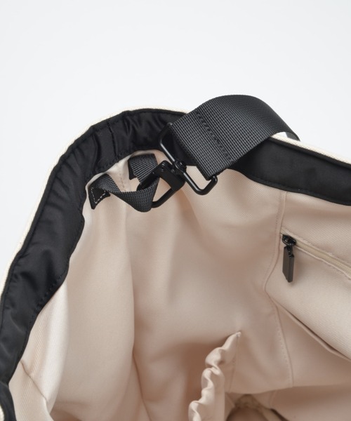 SOLPRESA(ソルプレーサ)の「<9ポケット>軽量ソフトタック ショルダートートバッグ(Mサイズ)(トートバッグ・レディース・ブラック/ネイビー/ナチュラル・M)」の18枚目の写真