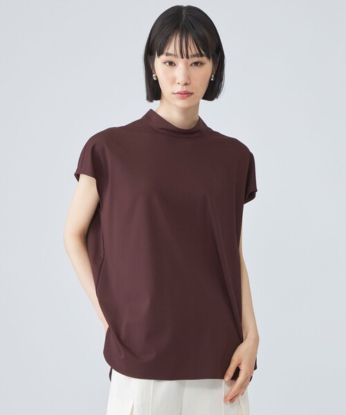 CAST:(キャストコロン)の「【接触冷感】バッグボタンカットソー(Tシャツ/カットソー・レディース・オフホワイト/ワイン/ブラック/ネイビー/グリーン・M)」の5枚目の写真