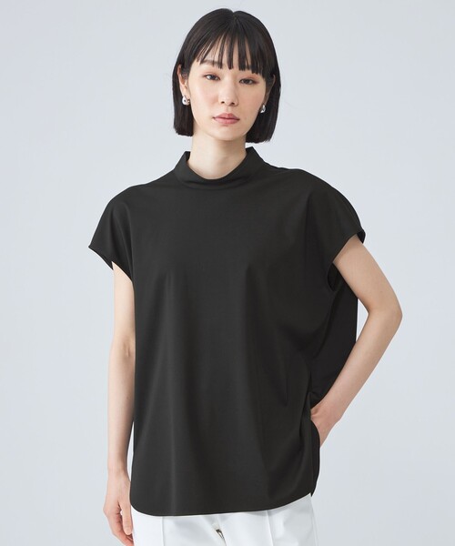 CAST:(キャストコロン)の「【接触冷感】バッグボタンカットソー(Tシャツ/カットソー・レディース・オフホワイト/ワイン/ブラック/ネイビー/グリーン・M)」の2枚目の写真
