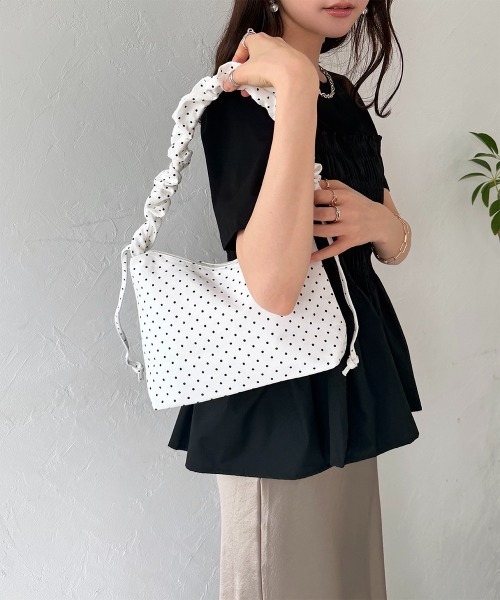 Rejoule（リジュール）の「ギャザーハンドル ドット柄ショルダーバッグ（ショルダーバッグ・レディース・ホワイト/ブラック/アイボリー・FREE）」の18枚目の写真