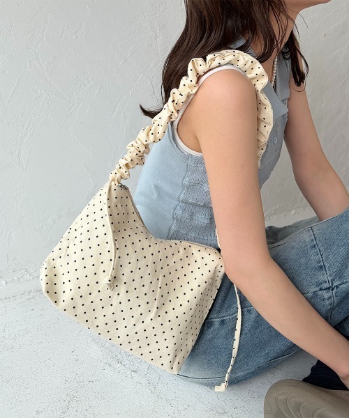 Rejoule（リジュール）の「ギャザーハンドル ドット柄ショルダーバッグ（ショルダーバッグ・レディース・ホワイト/ブラック/アイボリー・FREE）」の21枚目の写真