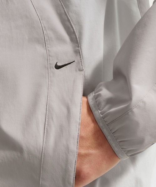 NIKE（ナイキ）の「ナイキ テック ヘリオス メンズ Dri-FIT ロングスリーブ シェル / Nike Tech Helios Men's Dri-FIT Long-Sleeve Shell IF0904-097 Grey Fog（その他トップス・メンズ・グレー系その他・XL/S/M/L/2XL）」の8枚目の写真