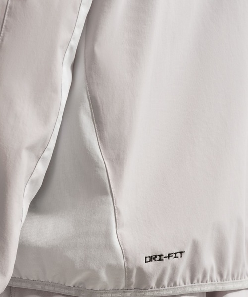 NIKE（ナイキ）の「ナイキ テック ヘリオス メンズ Dri-FIT ロングスリーブ シェル / Nike Tech Helios Men's Dri-FIT Long-Sleeve Shell IF0904-097 Grey Fog（その他トップス・メンズ・グレー系その他・XL/S/M/L/2XL）」の10枚目の写真