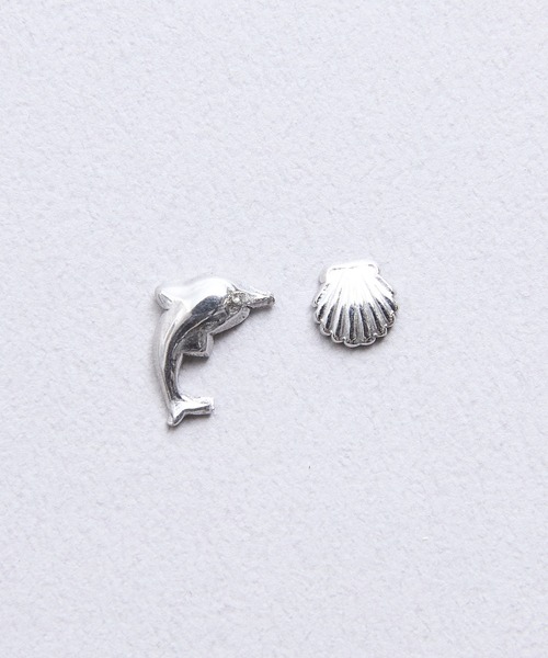 gargle(ガーグル)の「gargle ガーグル:STAINLESS ステンレスシリーズ イルカ ドルフィン 貝 ピアス(ピアス(両耳用)・レディース・シルバー・FREE)」の1枚目の写真