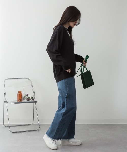 MARAI(マーライ)の「コットン オーバーサイズ ロングスリーブカットソー(Tシャツ/カットソー・レディース・ブラック/オフホワイト/ミント/杢グレー・4L~5L/LL~3L)」の12枚目の写真