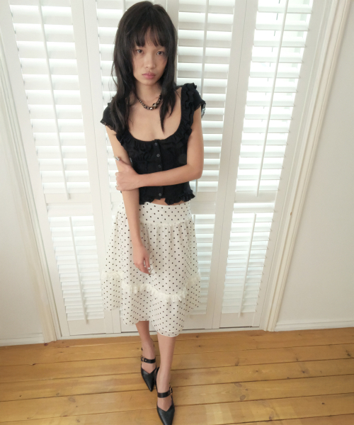 LOSESLEEPOVER(ルーズスリップオーバー)の「ソフトラッフルブラウス*ブラック(シャツ/ブラウス・レディース・その他・SMALL/MEDIUM)」の3枚目の写真