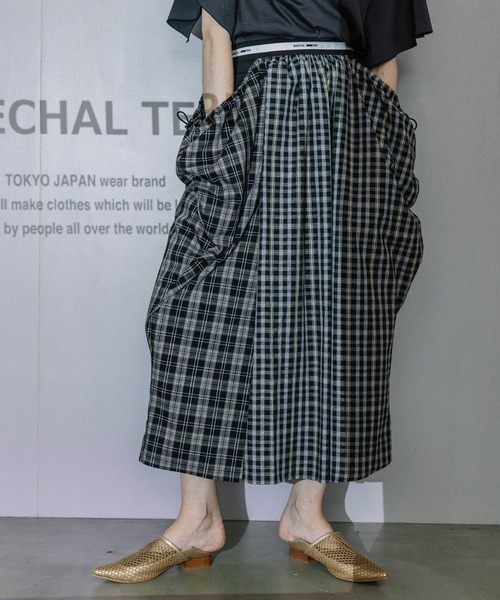 MARECHAL TERRE(マルシャルテル)の「異素材コンビネーションスカート(スカート・レディース・ブラック系/ネイビー系/ブラウン系/ブラック系1・MEDIUM)」の3枚目の写真