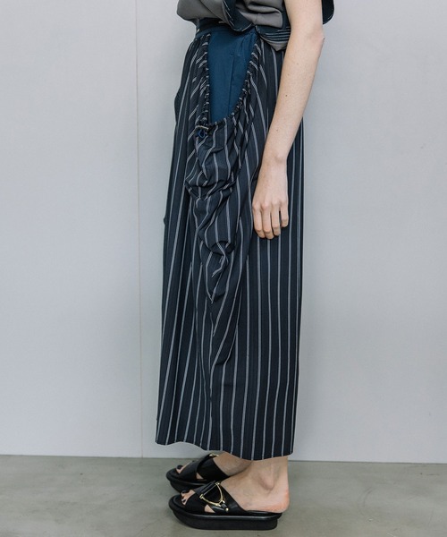 MARECHAL TERRE(マルシャルテル)の「異素材コンビネーションスカート(スカート・レディース・ブラック系/ネイビー系/ブラウン系/ブラック系1・MEDIUM)」の6枚目の写真