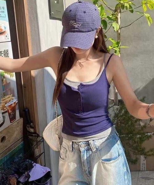NANEA(ナネア)の「【カップ付き】フェイクレイヤード ヘンリーネックキャミソール(キャミソール・レディース・レッド/ネイビー/ブラック/ホワイト・フリー)」の10枚目の写真