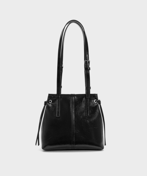 CHARLES & KEITH(チャールズ & キース)の「Noane ノアン イーロンゲイティド トートバッグ(トートバッグ・レディース・ワインレッド/スミクロ・S)」の4枚目の写真