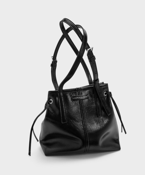 CHARLES & KEITH(チャールズ & キース)の「Noane ノアン イーロンゲイティド トートバッグ(トートバッグ・レディース・ワインレッド/スミクロ・S)」の5枚目の写真