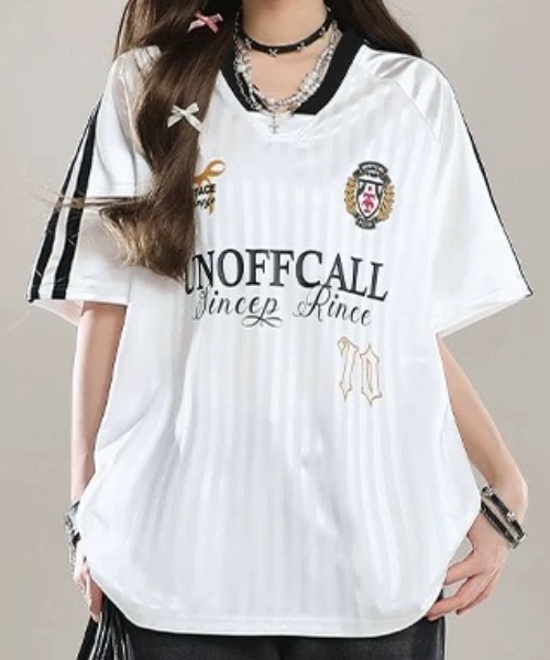 ampm(エーエムピーエム)の「ユニフォーム風 ゲームシャツ オーバーサイズ ラインデザイン(Tシャツ/カットソー・レディース・ホワイト/ブラック・S/M)」の1枚目の写真
