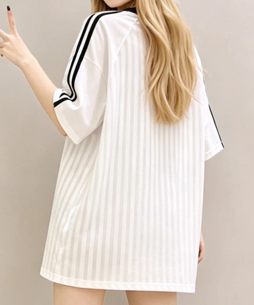 ampm(エーエムピーエム)の「ユニフォーム風 ゲームシャツ オーバーサイズ ラインデザイン(Tシャツ/カットソー・レディース・ホワイト/ブラック・S/M)」の16枚目の写真