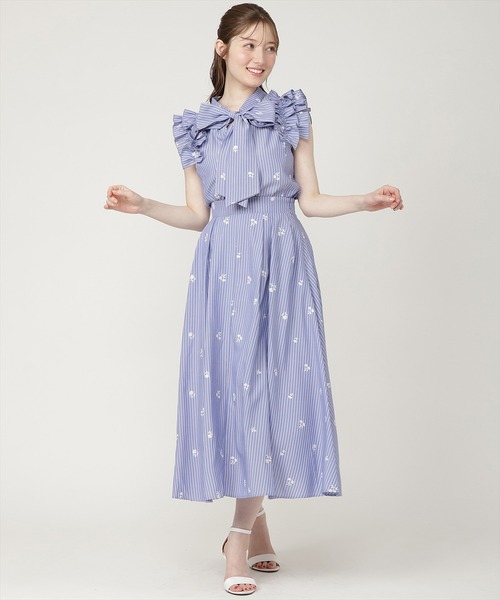 SWINGLE(スウィングル)の「【7/3発売】ストライプ×フラワー刺繍2WAYフリルブラウス(シャツ/ブラウス・レディース・ホワイト系その他5/ブルー系その他4・FREE)」の15枚目の写真