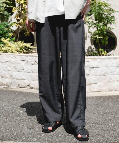 URBAN RESEARCH DOORS(アーバンリサーチドアーズ)の「コインポケット イージー カーブパンツ(その他パンツ・メンズ・ベージュ/チャコールグレー・LARGE/MEDIUM)」の2枚目の写真