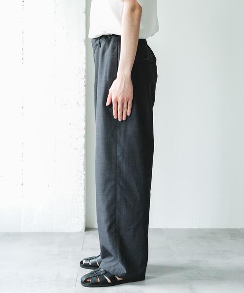 URBAN RESEARCH DOORS(アーバンリサーチドアーズ)の「コインポケット イージー カーブパンツ(その他パンツ・メンズ・ベージュ/チャコールグレー・LARGE/MEDIUM)」の16枚目の写真