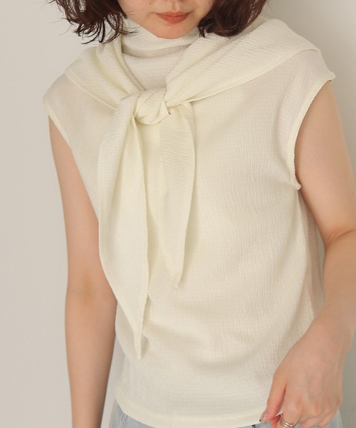 cheriella(シェリエラ)の「【cheriella】楊柳スカーフノースリーブブラウス CREPE SCARF SLEEVELESS BLOUSE(Tシャツ/カットソー・レディース・ブラック/ブラウン/アイボリー・FREE)」の1枚目の写真