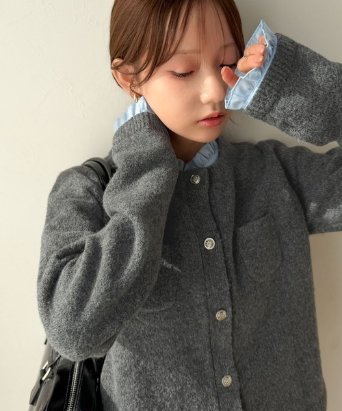 mily bilet(ミウィビレット)の「【mily bilet】秋コーデに、ひとさじの甘さを。取り外し可能フリル襟 2Wayフェイクレイヤードカーディガン(カーディガン/ボレロ・レディース・ネイビー/グレー/アイボリー・SMALL/MEDIUM/LARGE/X-LARGE)」の22枚目の写真