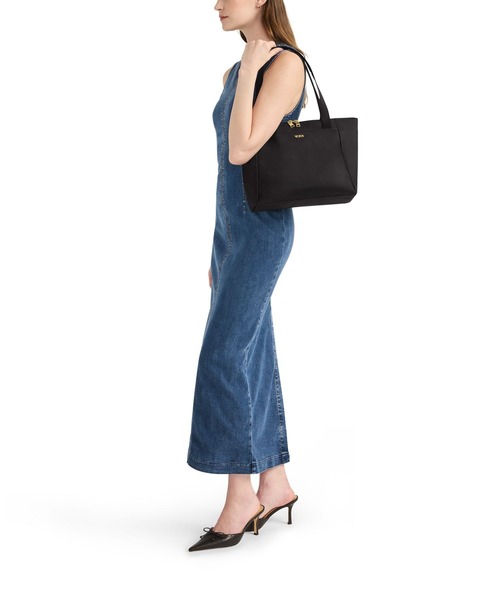 TUMI(トゥミ)の「VOYAGEUR ジャスト・イン・ケース・スモール・トート(トートバッグ・レディース・グリーン系その他・FREE)」の3枚目の写真