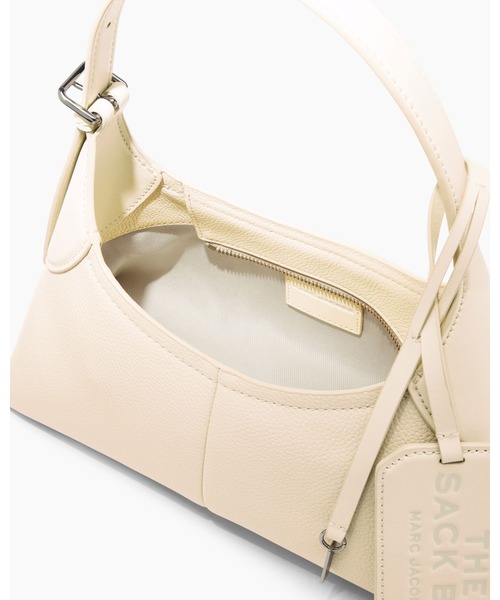 MARC JACOBS(マークジェイコブス)の「THE LEATHER SMALL BELTED SACK BAG/ザ レザー スモール ベルテッド サック バッグ(ショルダーバッグ・レディース・ブラック/ホワイト・ONE SIZE)」の10枚目の写真