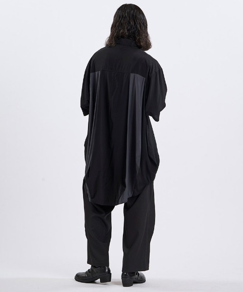 NO ID.(ノーアイディ)の「mhs2671- 3DギャザーハーフスリーブロングSH シャツ(459006-094S)(シャツ/ブラウス・メンズ・ブラック系その他/ブラック×ホワイト/ブラック・ONE SIZE)」の22枚目の写真
