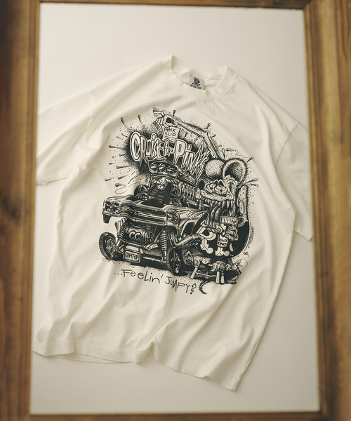 RAT FINK(ラットフィンク)の「RAT FINK / ラットフィンク 別注 グラフィック Tシャツ(Tシャツ/カットソー・メンズ・ホワイト/ブラウン/ブラック・MEDIUM/LARGE)」の2枚目の写真