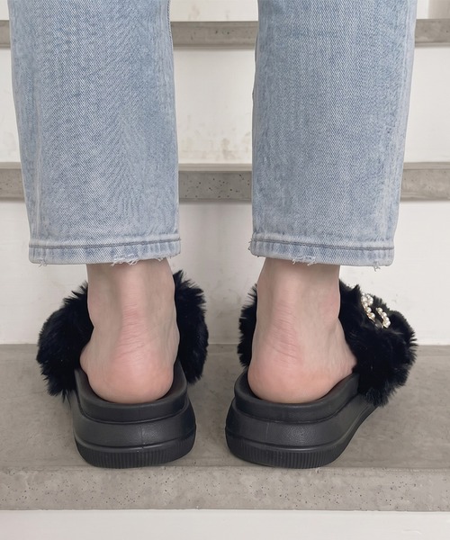 non-hedge(ノンヘッジ)の「チェーンフェイクファーサンダル(サンダル・レディース・グレー/ブラック・S/M/L)」の17枚目の写真