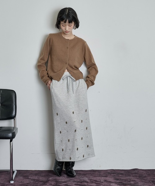 THE YOn(ザヨン)の「ロゴ刺繍コンパクトニットカーデ(カーディガン/ボレロ・レディース・ブラック/プラム/チャコールグレー/ブラウン・FREE)」の19枚目の写真